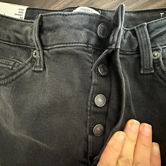 Forever 21 Women's washed black High rise Skynny distressed jeans - Size 30 - Picture 10 of 10